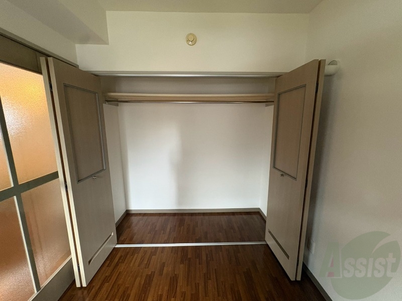 収納　寝室の収納です。部屋がすっきり片付きます。