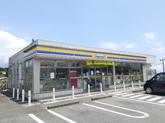 コンビニ　ミニストップ富士岩本店（コンビニ）まで1800m