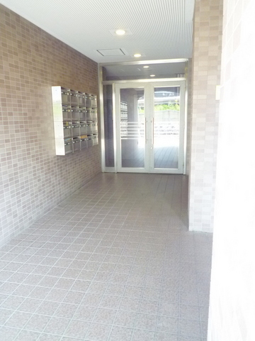 エントランス　★オートロック付きのエントランス★