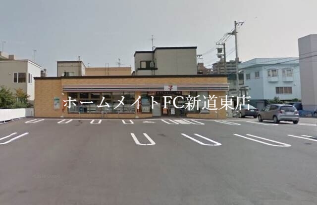 コンビニ　セブンイレブン札幌北11条東3丁目店（コンビニ）まで132m