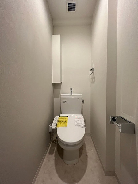阪急宝塚線 庄内駅 徒歩5分 13階建 築3年のトイレ写真