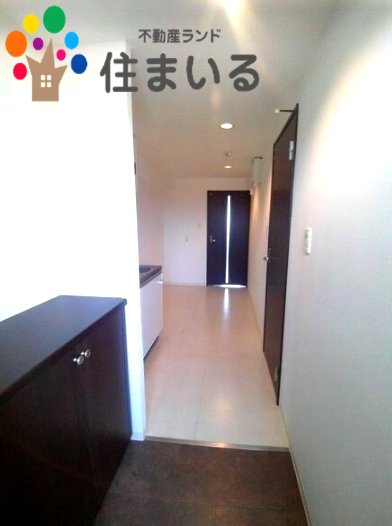 名鉄西尾線 桜井駅 徒歩15分 3階建 築18年の玄関写真