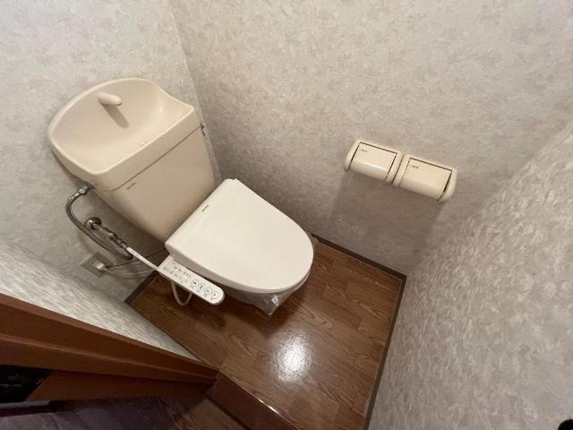 ＪＲ福知山線 石生駅 徒歩19分 3階建 築24年のトイレ写真