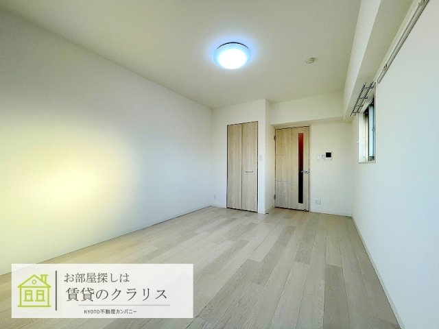 グローリードミール開田の居間写真