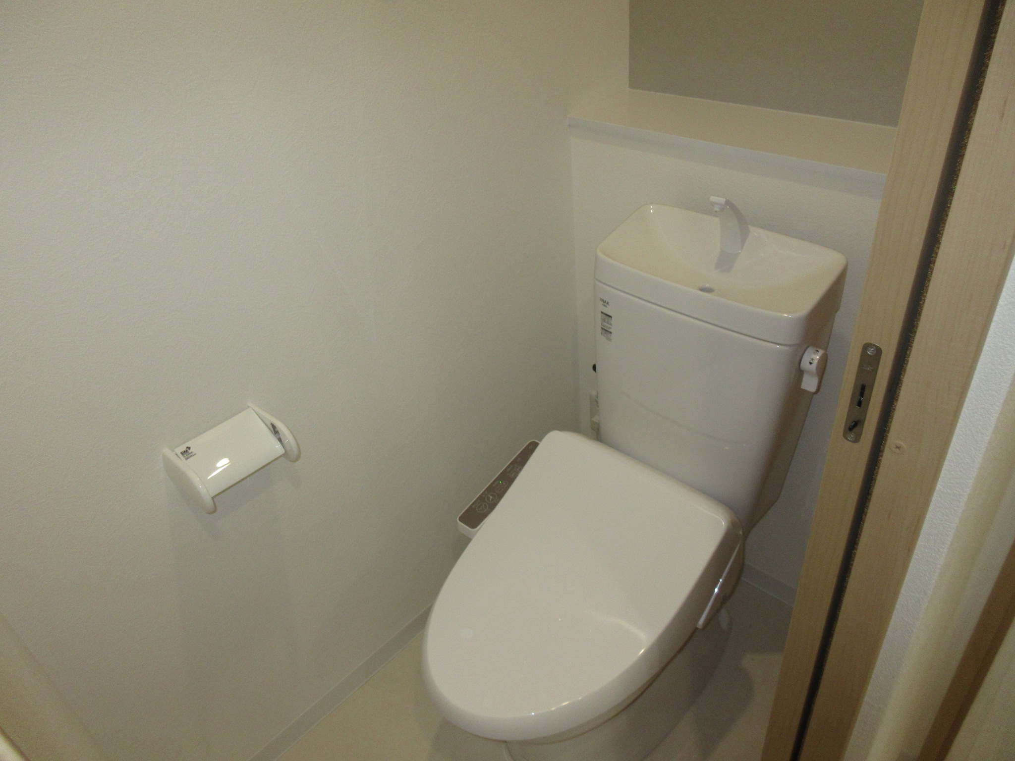 地下鉄谷町線 平野駅 徒歩3分 4階建 築1年のトイレ写真