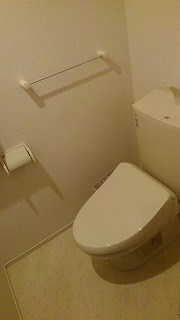 トイレ　温水洗浄便座です。