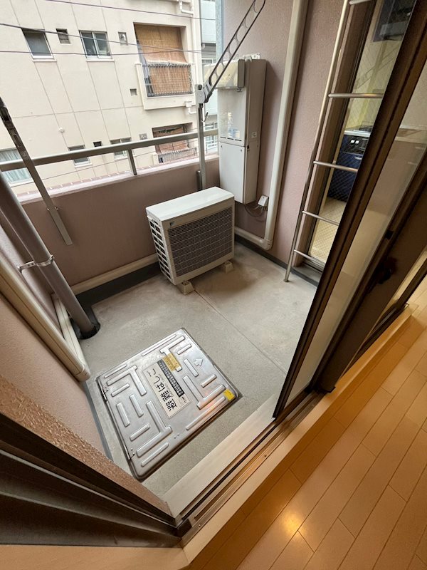 オープンセサミ元町通の内装写真