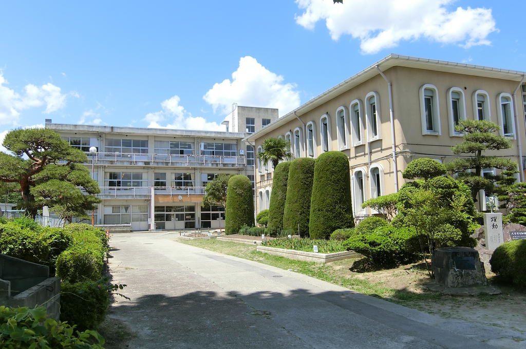 小学校　二本松市立油井小学校（小学校）まで1696m