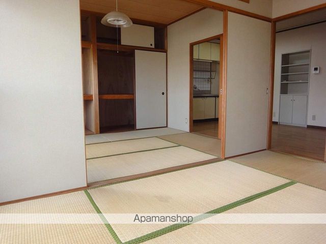 エレガンテ大川筋の居間写真