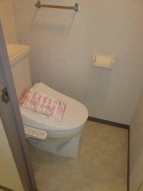 ＪＲ南武線 武蔵中原駅 徒歩14分 3階建 築33年のトイレ写真