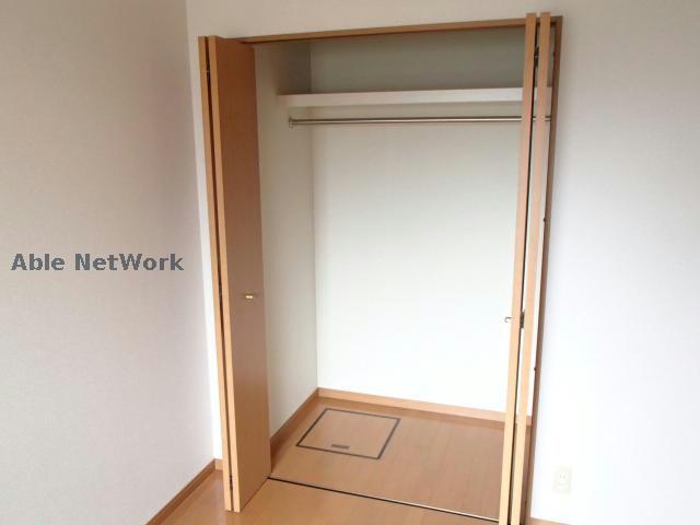 収納　※同物件別部屋の写真です。
