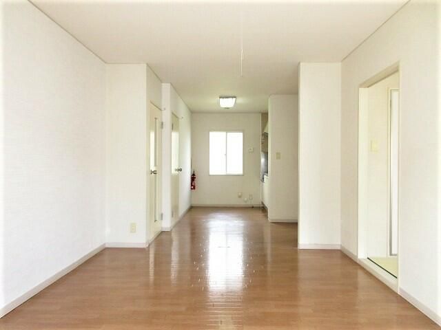 居室・リビング　写真は別の部屋のものです。