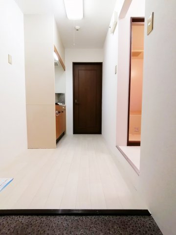 メゾンラフィネの玄関写真