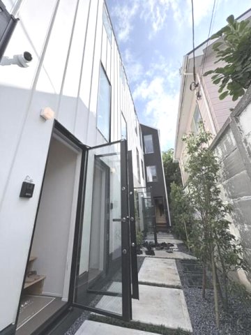 エントランス　建物の内部です