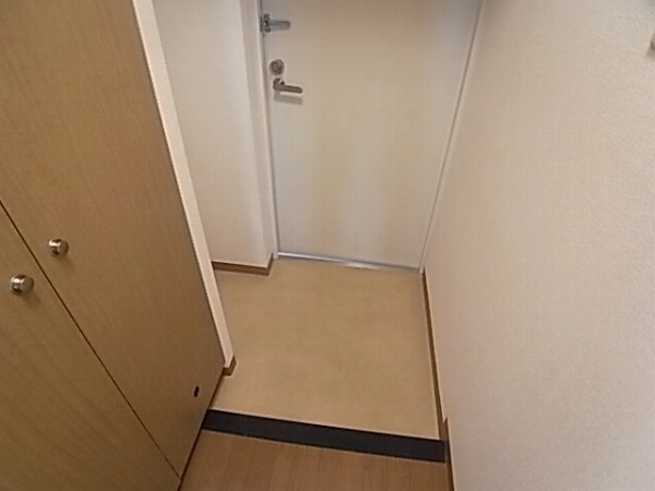 クエスタ柏の玄関写真