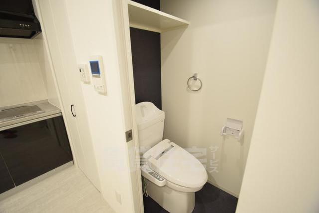 南海本線 難波駅 徒歩3分 10階建 築10年のトイレ写真