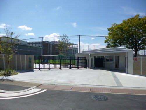 中学校　立命館中学校（中学校）まで800m