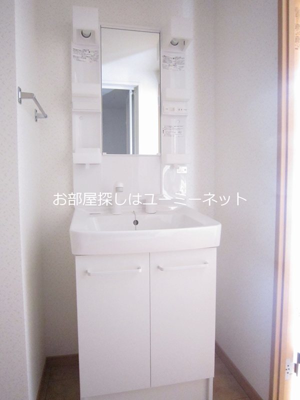 洗面設備　※101号室写真。現況と相違がある場合は現況を優先とします。