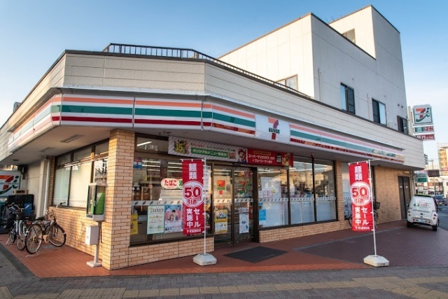 コンビニ　セブンイレブン青梅河辺駅南口店（コンビニ）まで107m