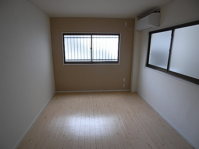 カワシア寝屋川の居間写真