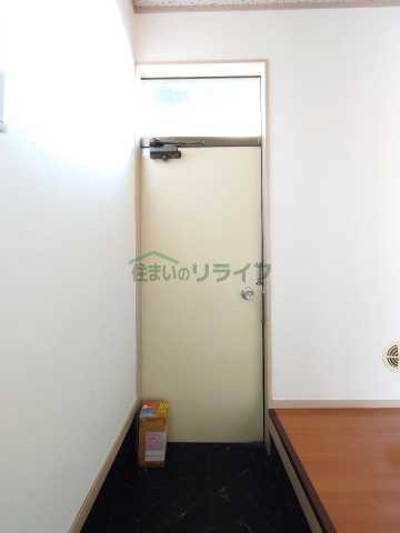 玄関　大谷ハイツ
