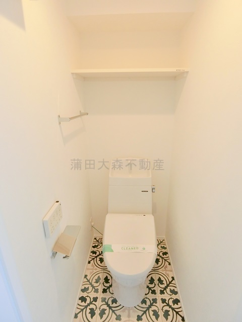 トイレ　温水洗浄便座付きのトイレ