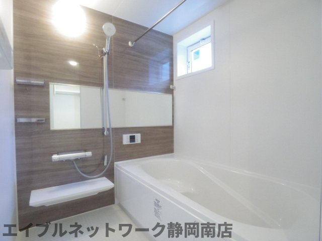 バス・シャワールーム　日々の疲れを癒すお風呂付です