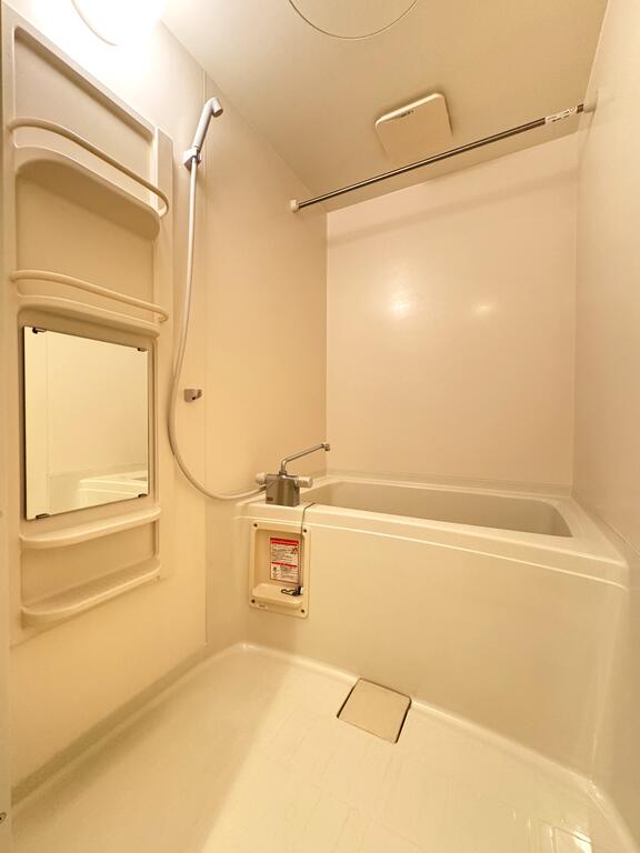 バス・シャワールーム　バスルーム