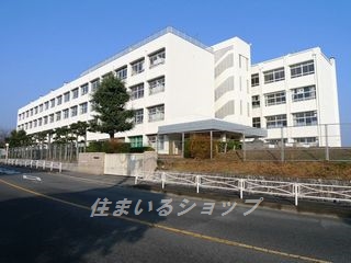 【広島市安佐北区落合のアパートの小学校】