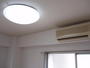 その他設備　お部屋には照明とエアコンがあります。