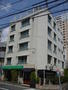 建物外観　花房山にある瀟洒落ち着いた外観です。