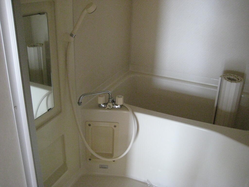 カーザ084上本折の風呂写真