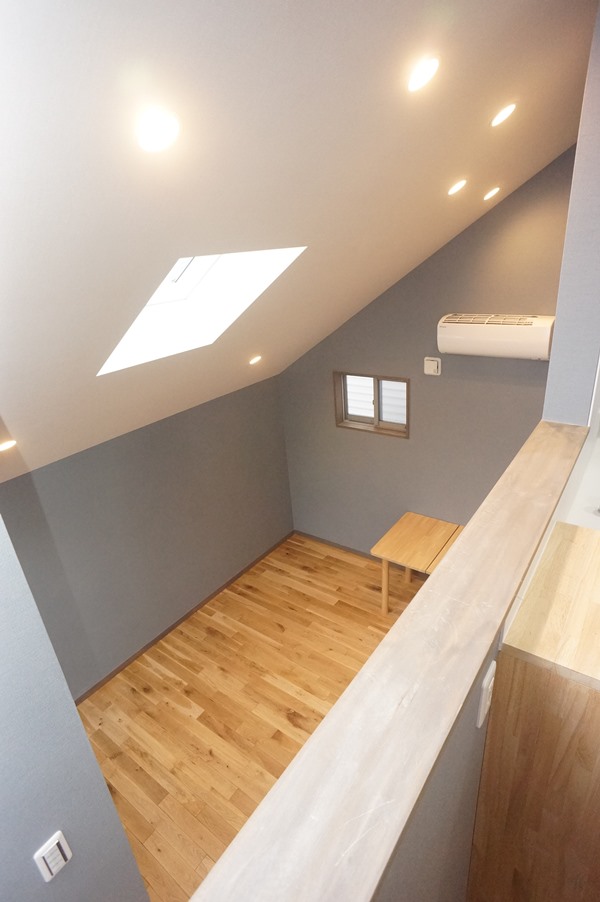 居室・リビング　ナチュラル調フローリング仕様・エアコン１基付！