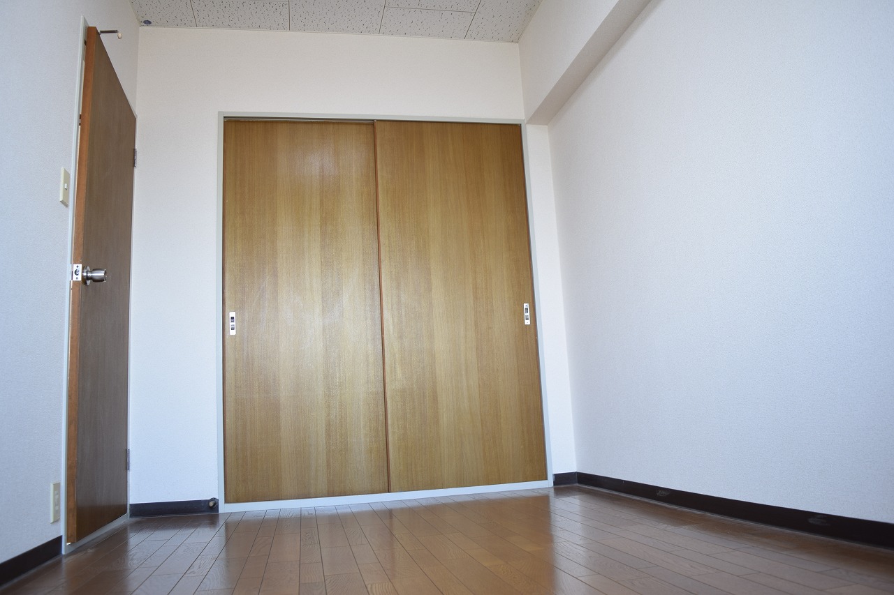 直希マンションの居間写真