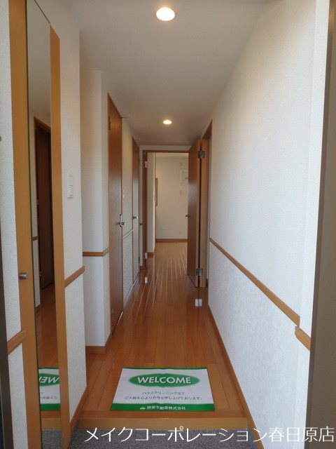 玄関　写真は同型タイプ