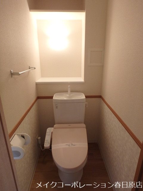 トイレ　写真は同型タイプ