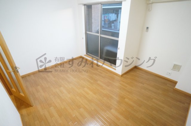 居室・リビング　参考、同建物・反転間取りの号室