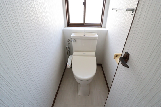 トイレ　※別号室の写真です