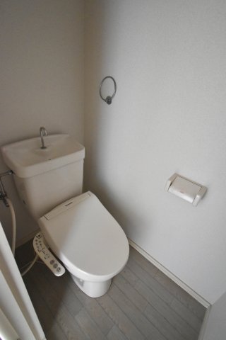 トイレ　温水洗浄便座付