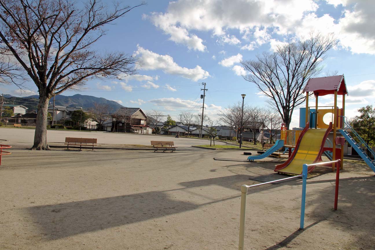 【プレステージ大平の公園】