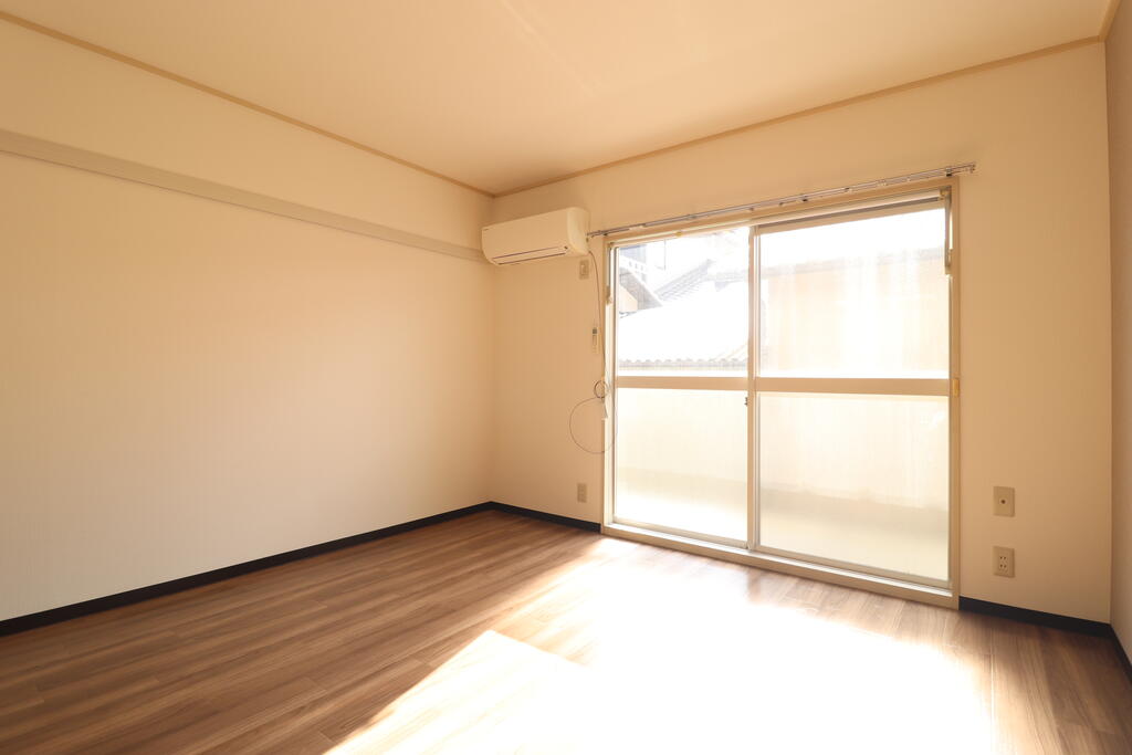 居室・リビング　7.2帖の洋室♪