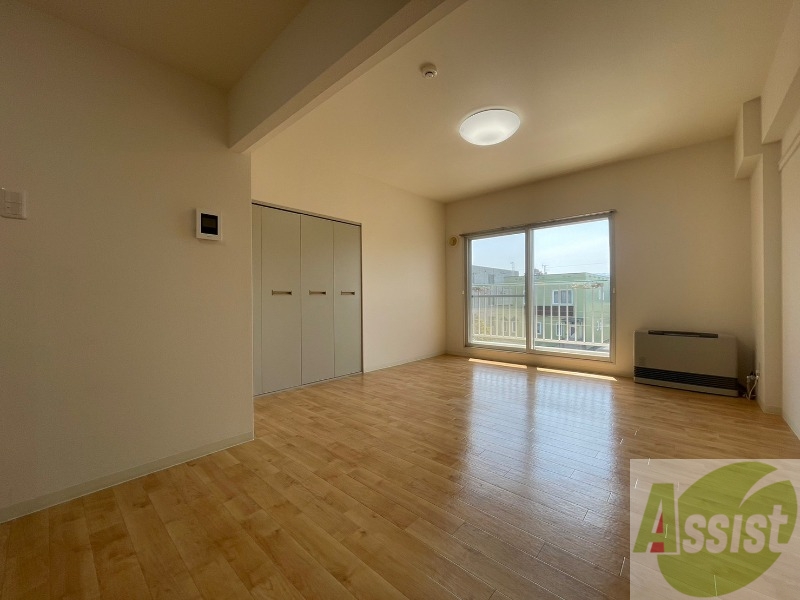 居室・リビング　広くてキレイなお部屋が広がっていて、充実した生活が送れそう。