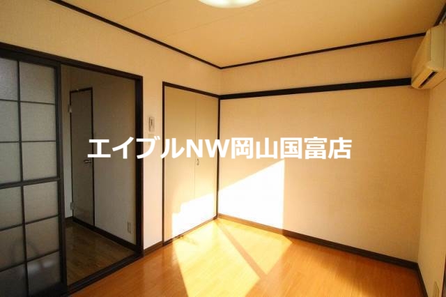 居室・リビング　※別室の画像です