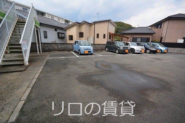 【飯塚市伊川のアパートの駐車場】