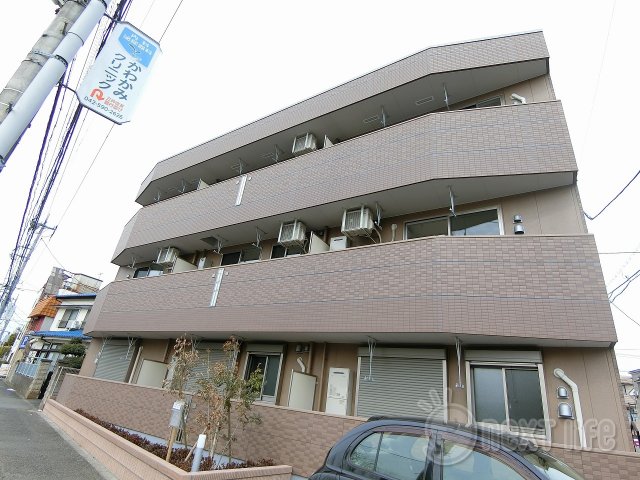 東大和市南街のマンションの建物外観