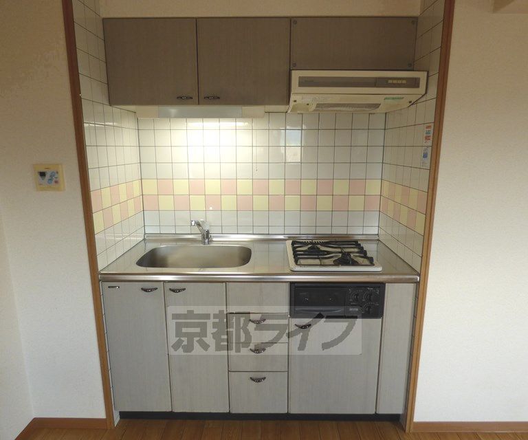 【京都市北区小山下内河原町のマンションのキッチン】