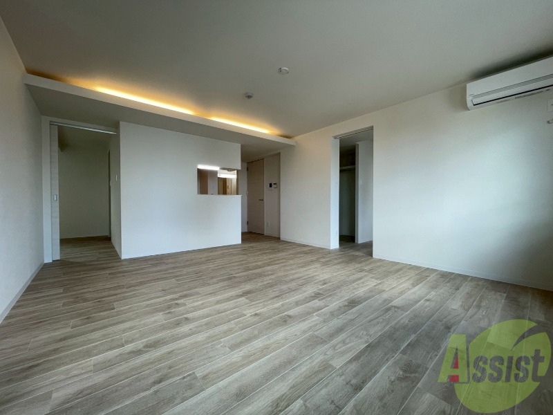 居室・リビング　広くてきれいなリビングです！快適に過ごせそうですね。