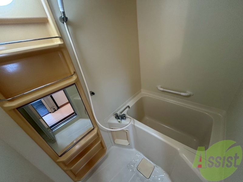 バス・シャワールーム　浴槽もあり、ゆっくり湯船に浸かることが出来ます。