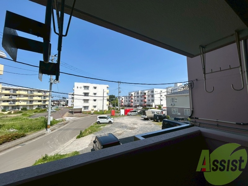 バルコニー　お洗濯物も十分に干せるスペースのあるバルコニーです。