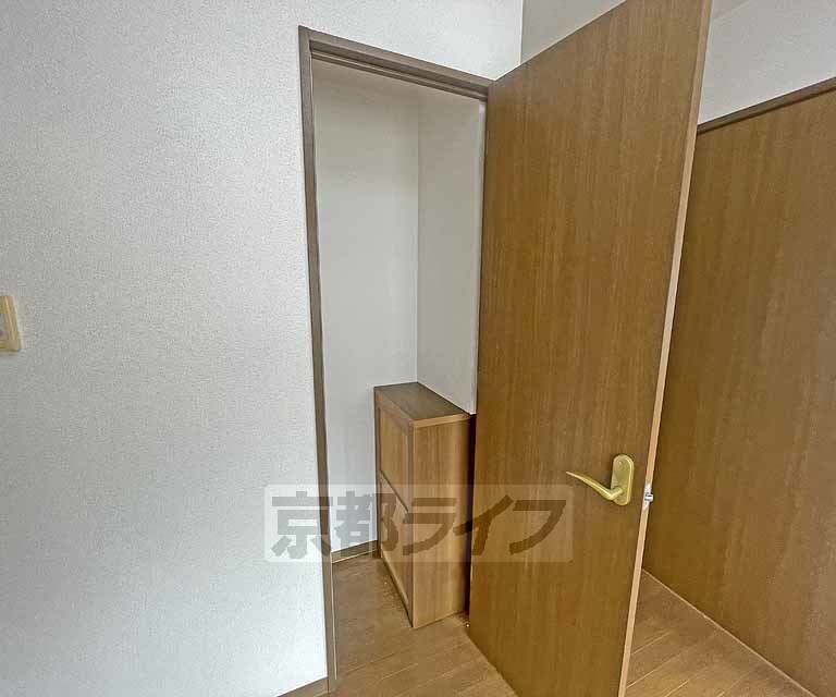 洗面設備　独立洗面台もついています